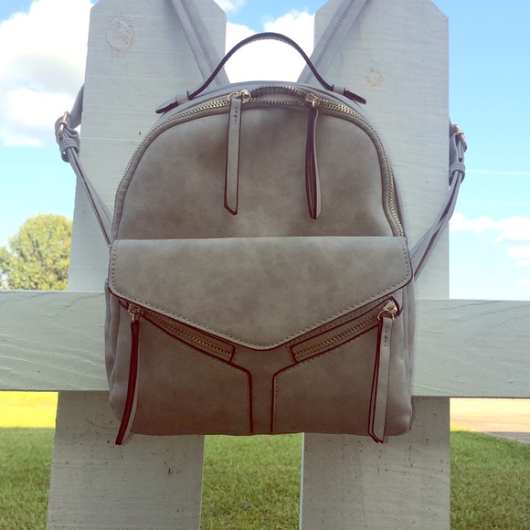 VR NYC Handbags - 🚨FINAL PRICE🚨VR NYC Leanna Mini Backpack